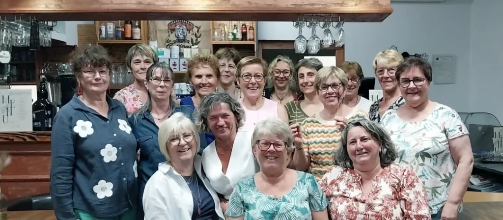 adhérents Gym-Santé Ladignac Photo de groupe lors du repas de fin d'année de l'association Gym-Santé Ladignac